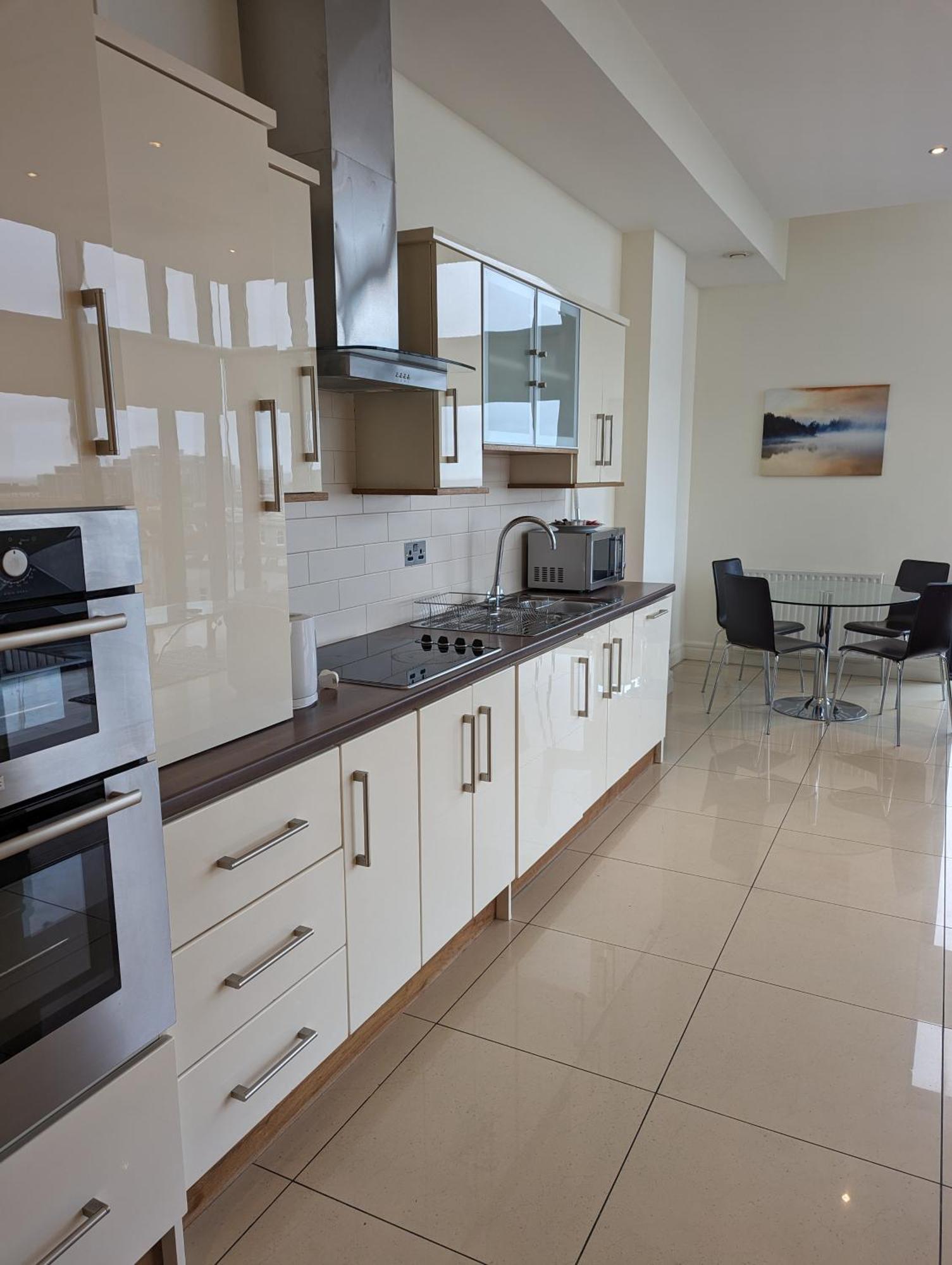 The Western Citypoint Apartments غالواي المظهر الخارجي الصورة