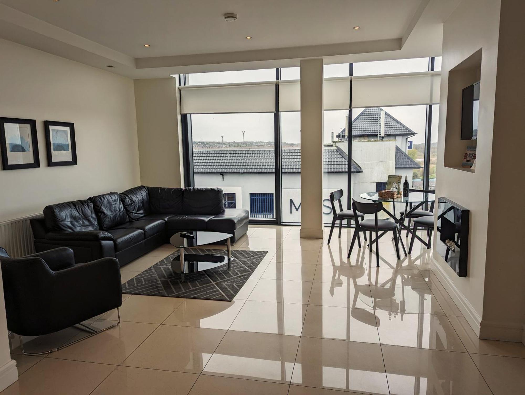 The Western Citypoint Apartments غالواي المظهر الخارجي الصورة