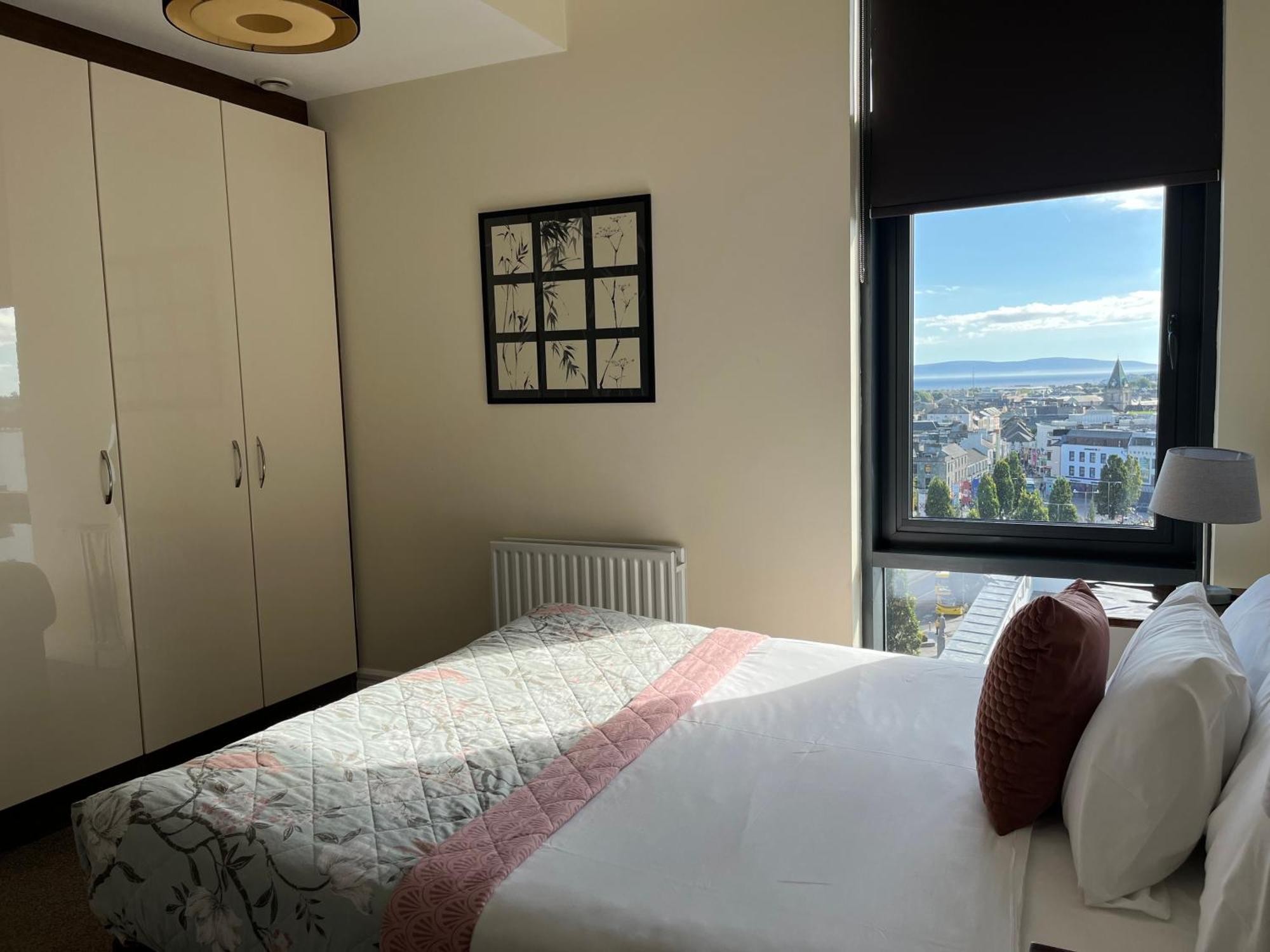 The Western Citypoint Apartments غالواي المظهر الخارجي الصورة