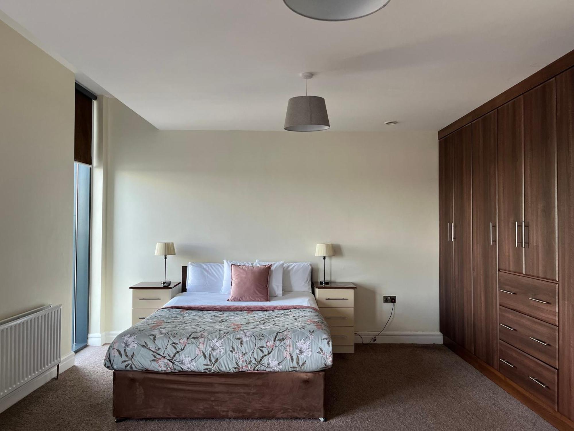 The Western Citypoint Apartments غالواي المظهر الخارجي الصورة