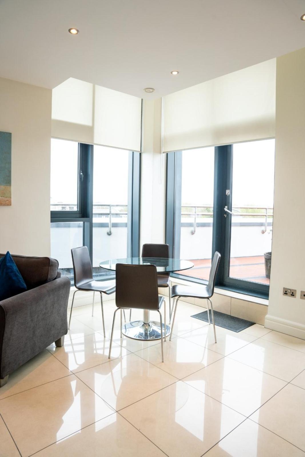 The Western Citypoint Apartments غالواي المظهر الخارجي الصورة