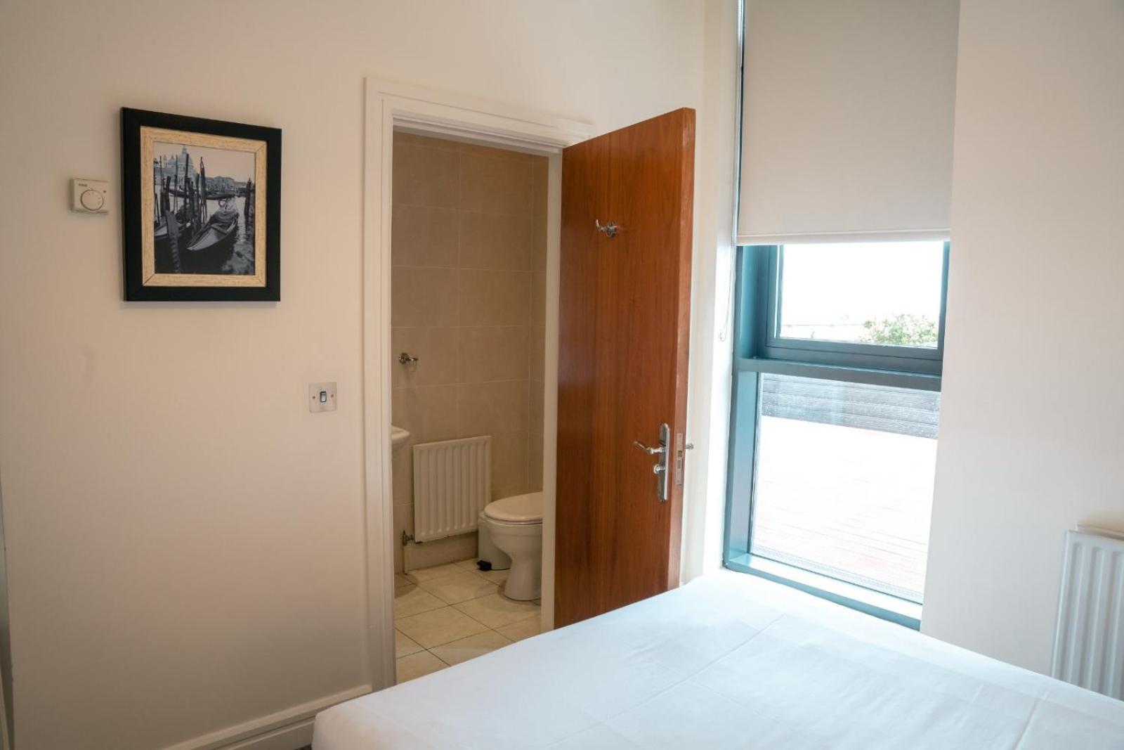 The Western Citypoint Apartments غالواي المظهر الخارجي الصورة